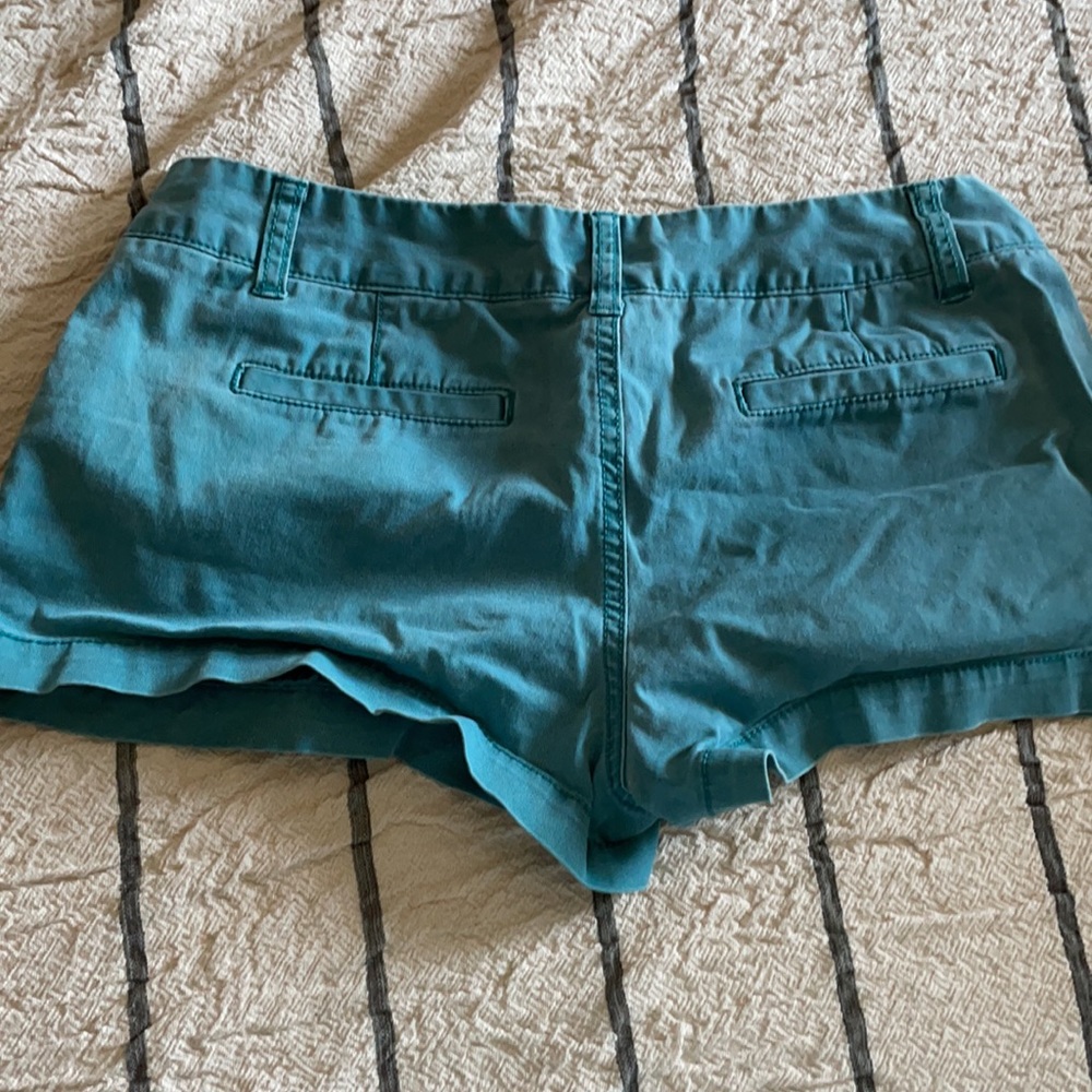 Junior Shorts - Picture 2 of 3